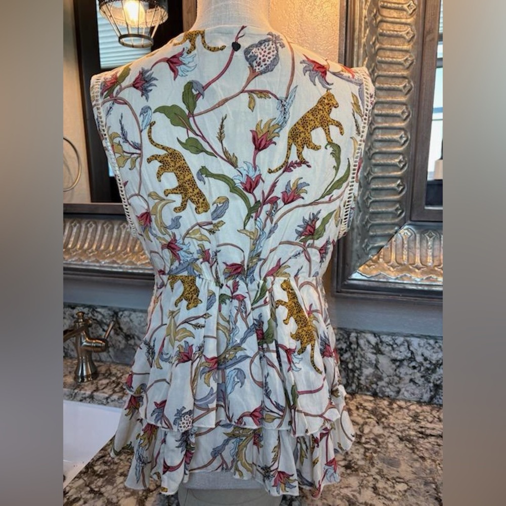 Z&L Europe Floral Sleeveless Top size large, fits medium or small - Picture 3 of 10